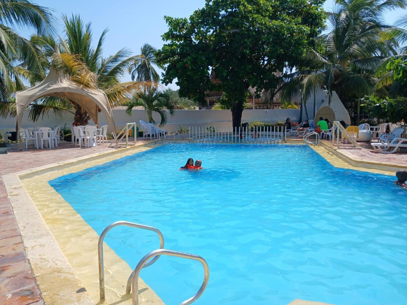 Playa de Punta Arena Hotel Tropical Inn מראה חיצוני תמונה